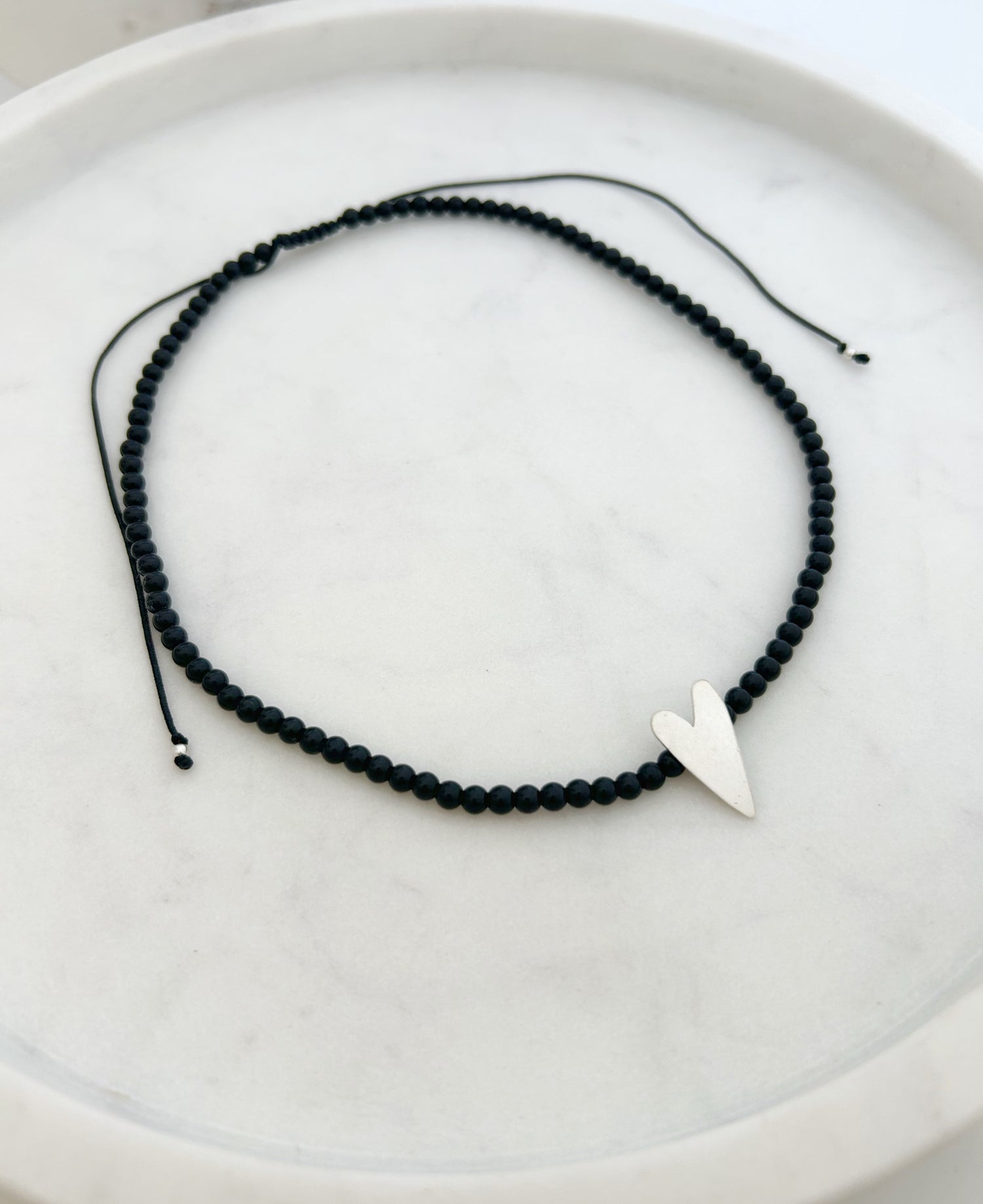 Collar hilo ajustable  de piedra onix para mujer, corazon hecho a mano plata 925, joyas de plata para mujer, accesorios